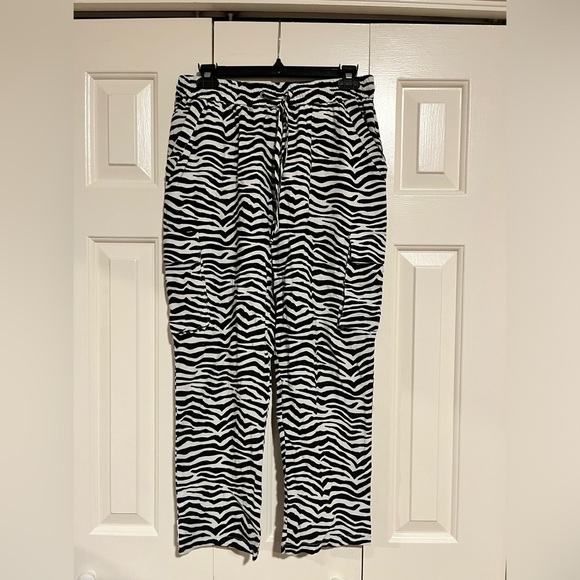 Jules & Leopold Casuals Women's Zebra Print Cropped Jogger Pants Size Medium - Picture 1 of 8